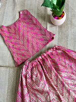 Load image into Gallery viewer, Benaras Rani - Crop top skirt
